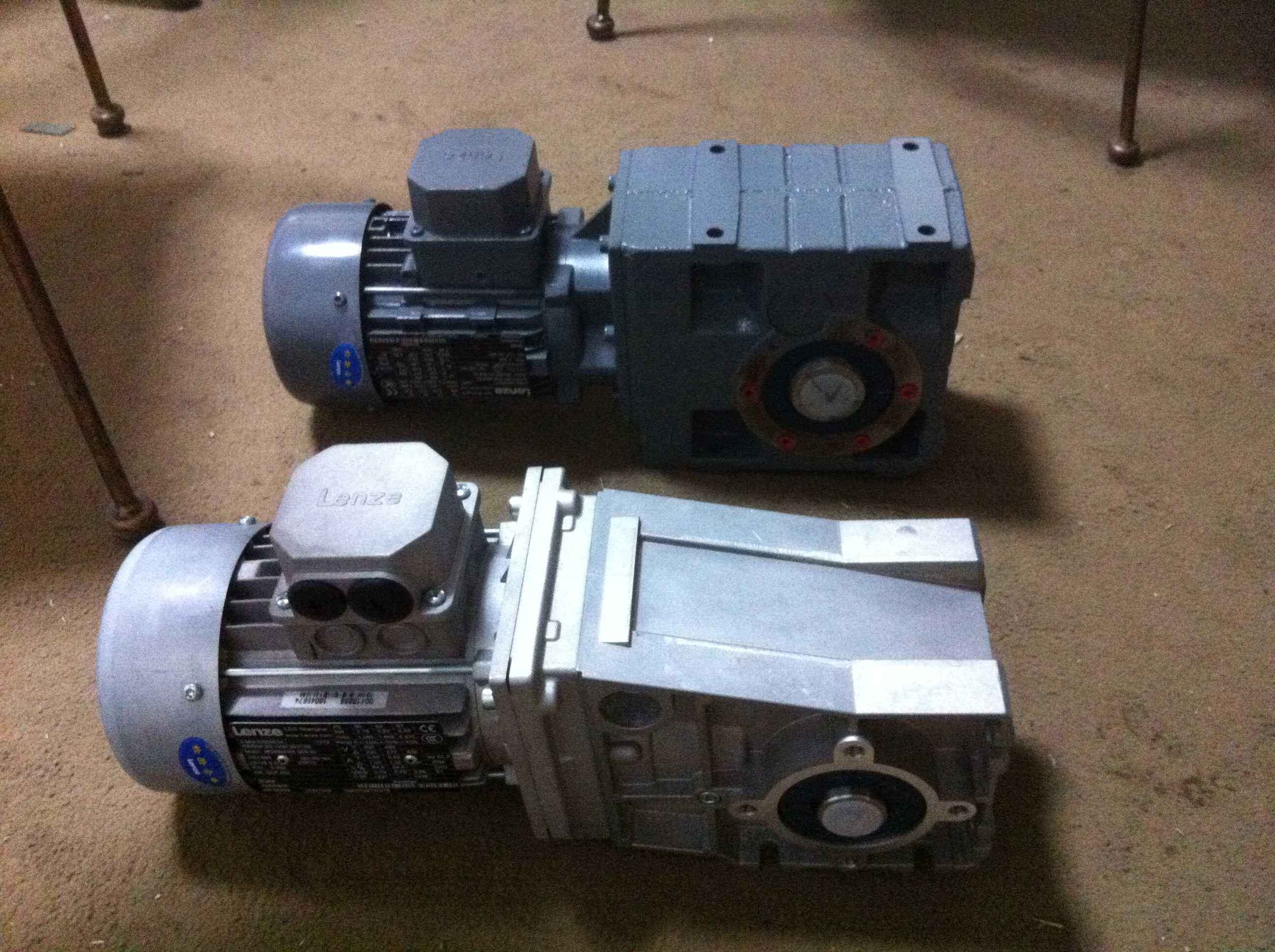 旋轉(zhuǎn)門(mén)電機(jī)